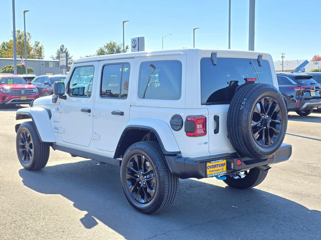 Used 2024 Jeep Wrangler Unlimited Sahara AWD/4WD image 4