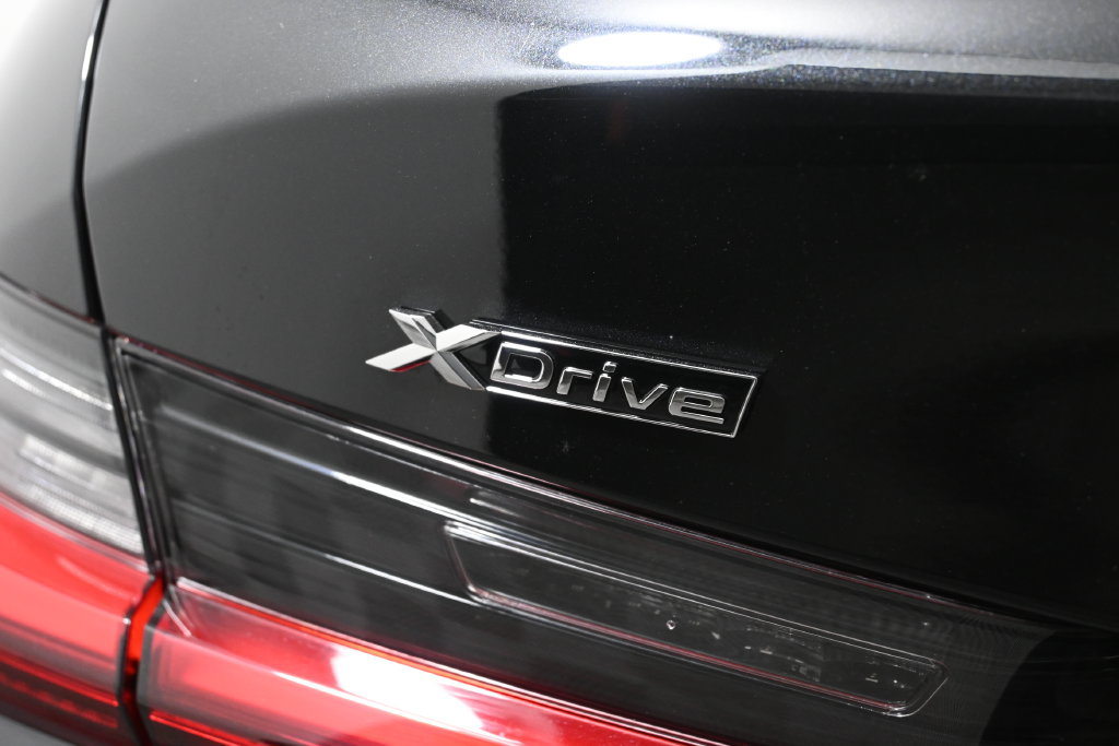 Used 2026 BMW 330i xDrive Sedan w/ Premium Package AWD/4WD image 41