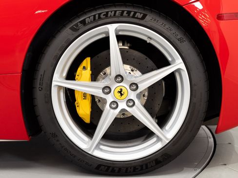 Used 2014 Ferrari 458 Spider RWD image 22