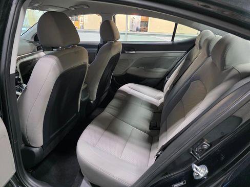 Used 2020 Hyundai Elantra SEL image 19
