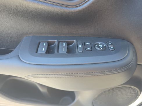Used 2024 Honda HR-V LX image 26