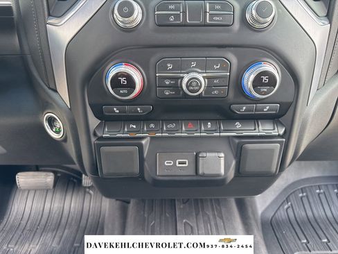 Used 2021 GMC Sierra 1500 SLE image 16