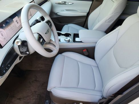 New 2026 Genesis GV70 2.5T Advanced AWD/4WD image 9