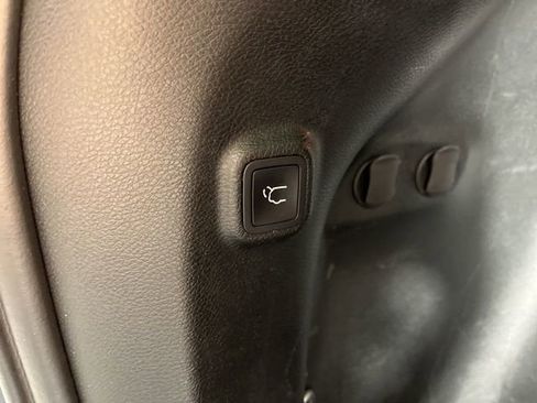 Used 2022 Jeep Cherokee Trailhawk w/ Comfort/Convenience Group AWD/4WD image 51