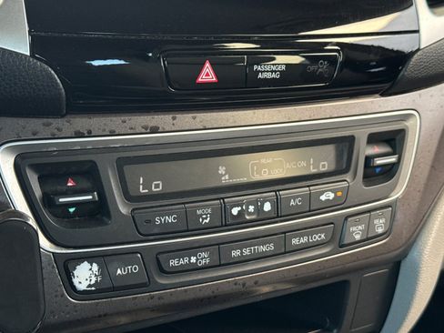 Used 2017 Honda Pilot EX image 19