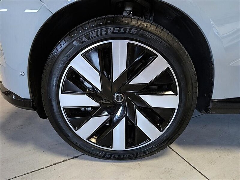 Used 2025 Volvo EX90 Ultra AWD/4WD image 15