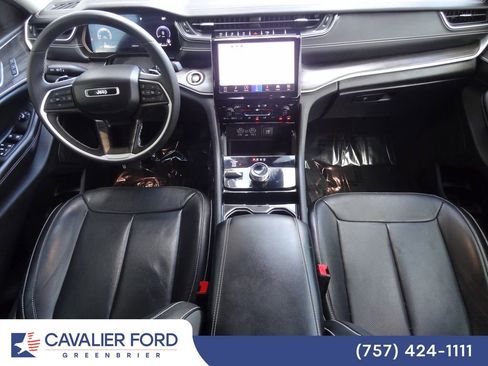 Used 2023 Jeep Grand Cherokee L Limited w/ Luxury Tech Group II AWD/4WD image 17