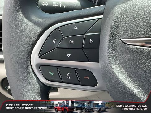 Used 2023 Chrysler Voyager LX FWD image 21