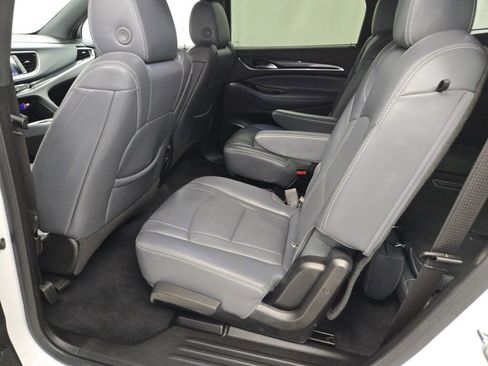 Used 2024 Buick Enclave Premium image 19