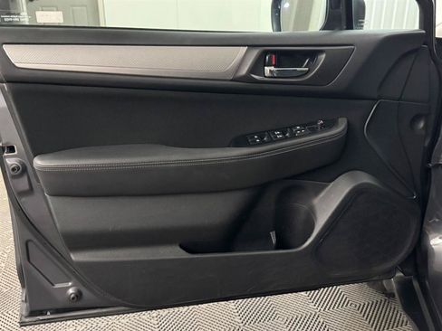 Used 2018 Subaru Outback 2.5i Premium AWD/4WD image 23