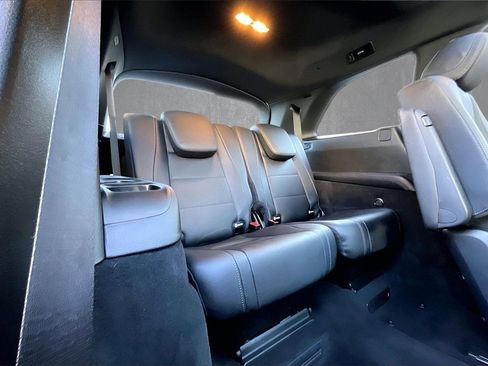 Used 2022 Mercedes-Benz GLS 450 4MATIC image 25