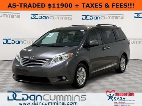 Used 2015 Toyota Sienna XLE Premium FWD image 1