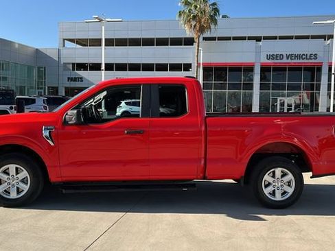 Used 2022 Ford F150 XLT w/ Trailer Tow Package RWD image 3