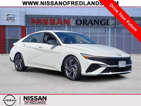 Used 2025 Hyundai Elantra Sport FWD image 1