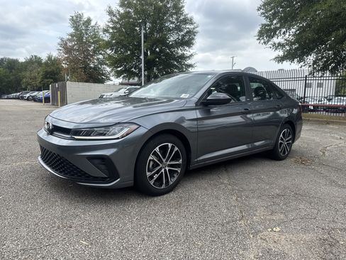 Certified 2025 Volkswagen Jetta Sport FWD image 1
