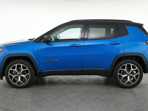 Used 2025 Jeep Compass Limited AWD/4WD image 5