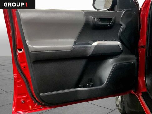 Certified 2021 Toyota Tacoma SR5 AWD/4WD image 22