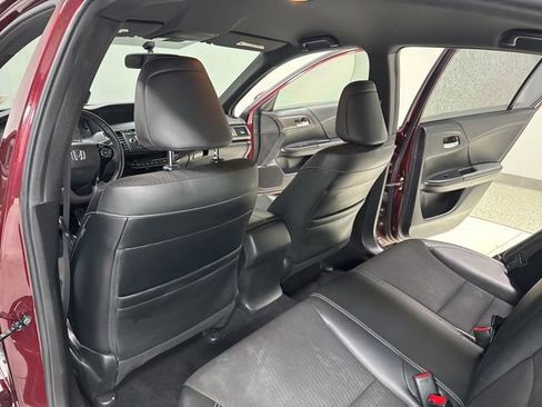 Used 2017 Honda Accord Sport image 16