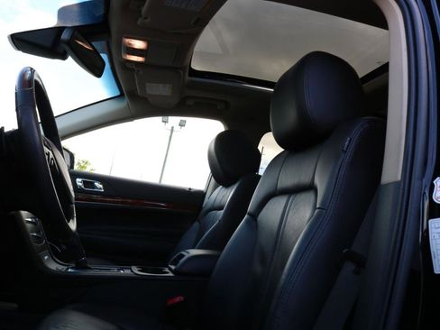 Used 2019 Lincoln MKT AWD image 22