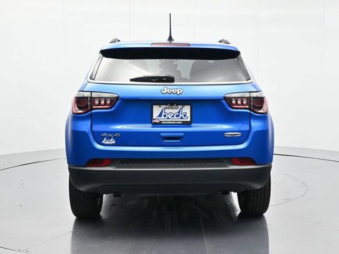 Used 2024 Jeep Compass Latitude AWD/4WD image 6