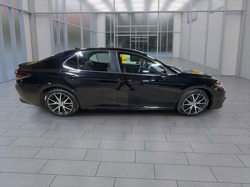 Certified 2023 Toyota Camry SE w/ Cold Weather Package image 9