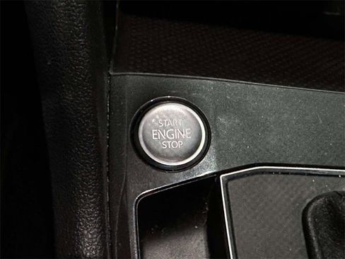 Used 2019 Volkswagen Tiguan SE w/ Panoramic Sunroof Package image 27