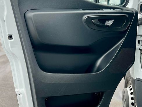 Used 2022 Mercedes-Benz Sprinter 3500 image 11