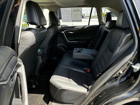 Used 2020 Toyota RAV4 Limited AWD/4WD image 27