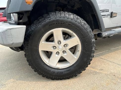 Used 2014 Jeep Wrangler Unlimited Sport w/ Quick Order Package 24S AWD/4WD image 46