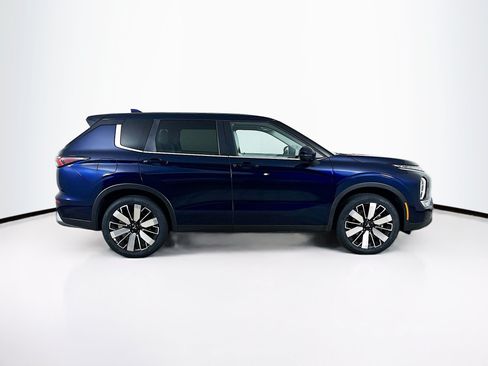 Used 2025 Mitsubishi Outlander SE AWD/4WD image 10
