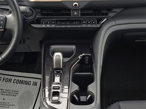 Used 2025 Toyota Crown Limited image 20