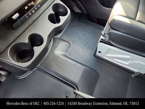 Used 2025 Mercedes-Benz Sprinter 2500 image 21