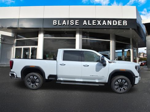 New 2026 GMC Sierra 2500 Denali w/ Technology Package AWD/4WD image 2
