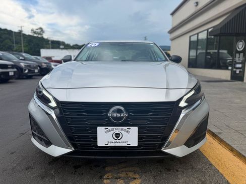 Used 2024 Nissan Altima 2.5 SV FWD image 7