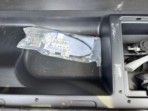 Used 2024 Ford Expedition XLT RWD image 40