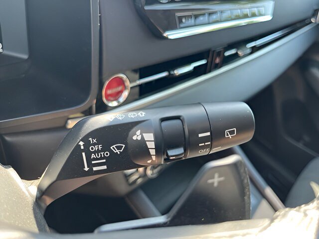 Used 2024 Mitsubishi Outlander SE AWD/4WD image 17
