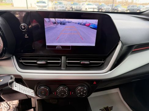 Used 2024 Chevrolet Trax RS image 28