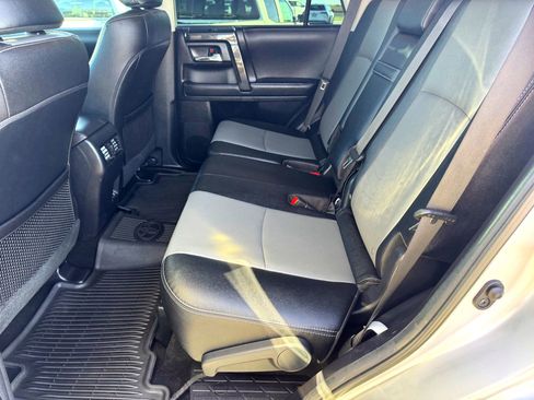 Used 2022 Toyota 4Runner SR5 Premium image 17