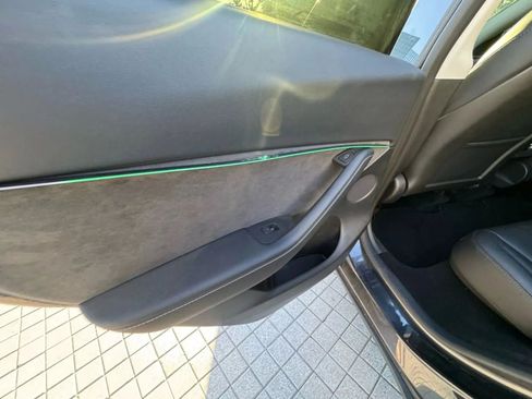 Used 2024 Tesla Model Y Long Range RWD image 33