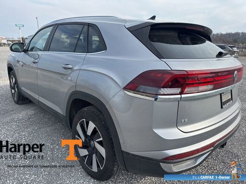 Used 2024 Volkswagen Atlas Cross Sport SE w/ Panoramic Sunroof Package image 3