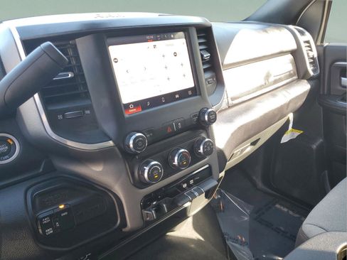 Used 2024 RAM 3500 Big Horn image 24