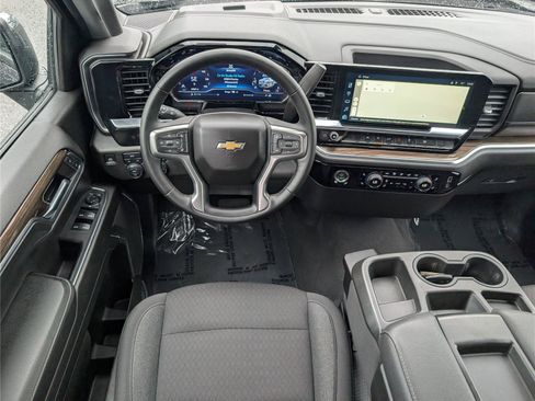 Used 2023 Chevrolet Silverado 1500 LT AWD/4WD image 16