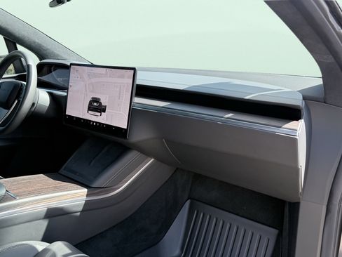 Used 2025 Tesla Model X AWD/4WD image 49