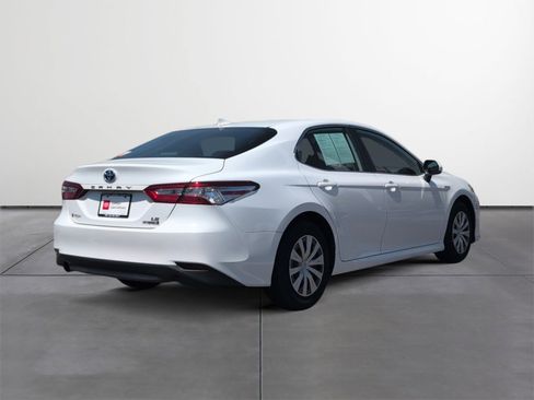 Certified 2020 Toyota Camry LE w/ Sunroof Package image 5