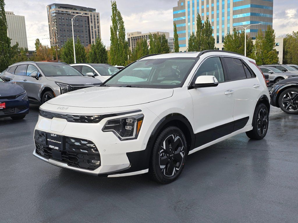 Certified 2023 Kia Niro Wave w/ Wave Preserve Package FWD image 9