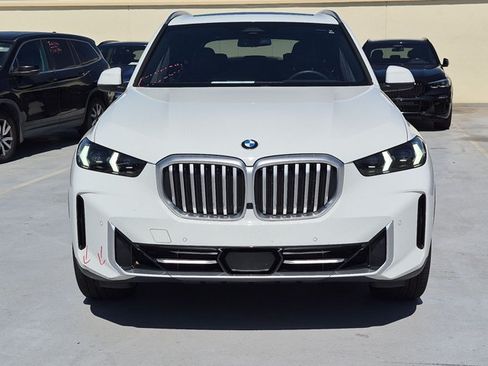 Used 2024 BMW X5 sDrive40i w/ Parking Assistance Package RWD image 2