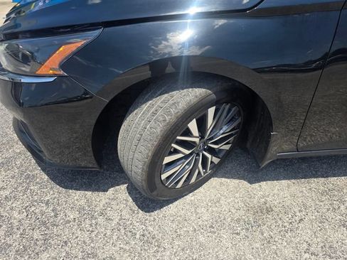 Used 2024 Nissan Altima 2.5 SV w/ SV Premium Package FWD image 26