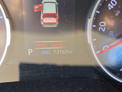 Used 2019 Toyota RAV4 LE FWD image 2