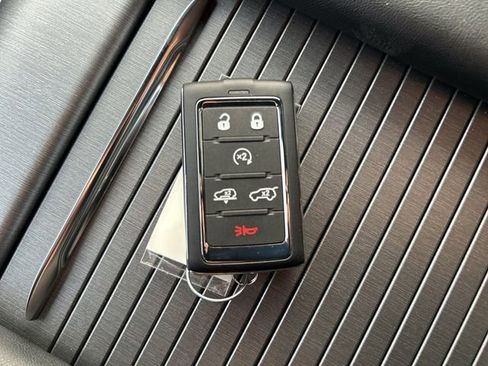 New 2026 Jeep Grand Wagoneer Limited w/ Convenience Group I image 31