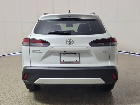 Used 2026 Toyota Corolla Cross LE w/ Moonroof Package FWD image 6